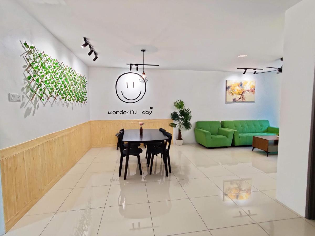 Kt's Homestay- Corner Unit - Manhattan Water Park- Station 18 Apartment