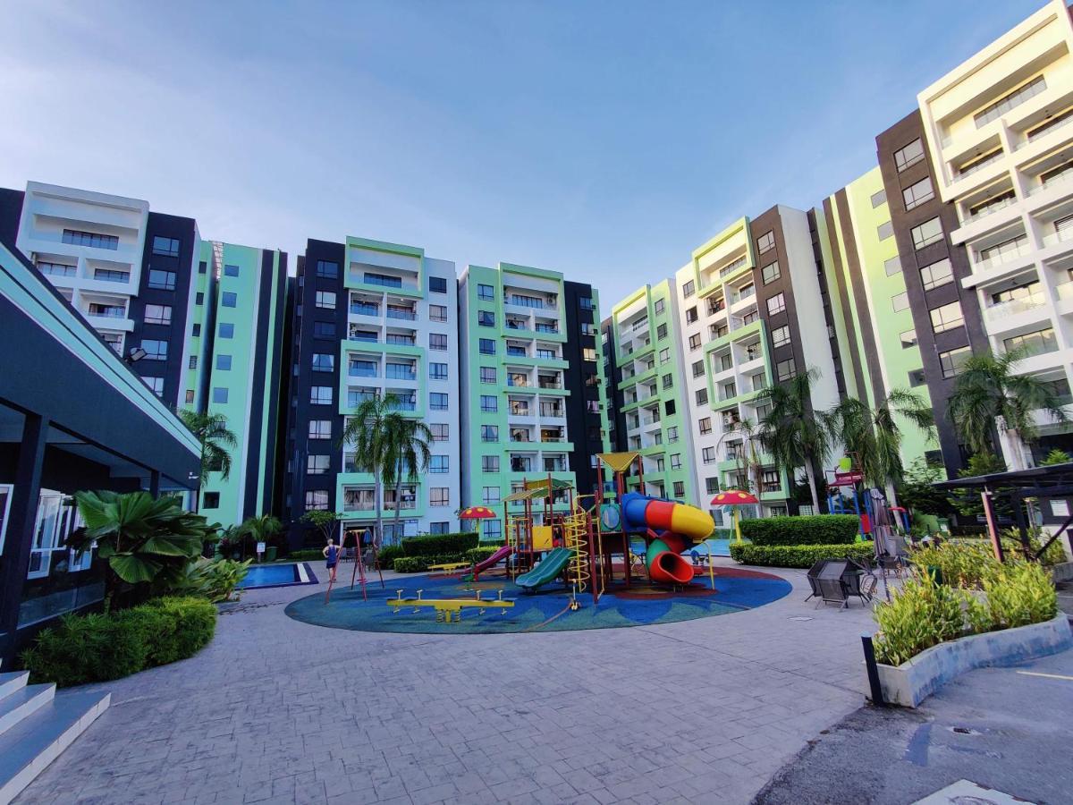 Kt's Homestay- Corner Unit - Manhattan Water Park- Station 18 *