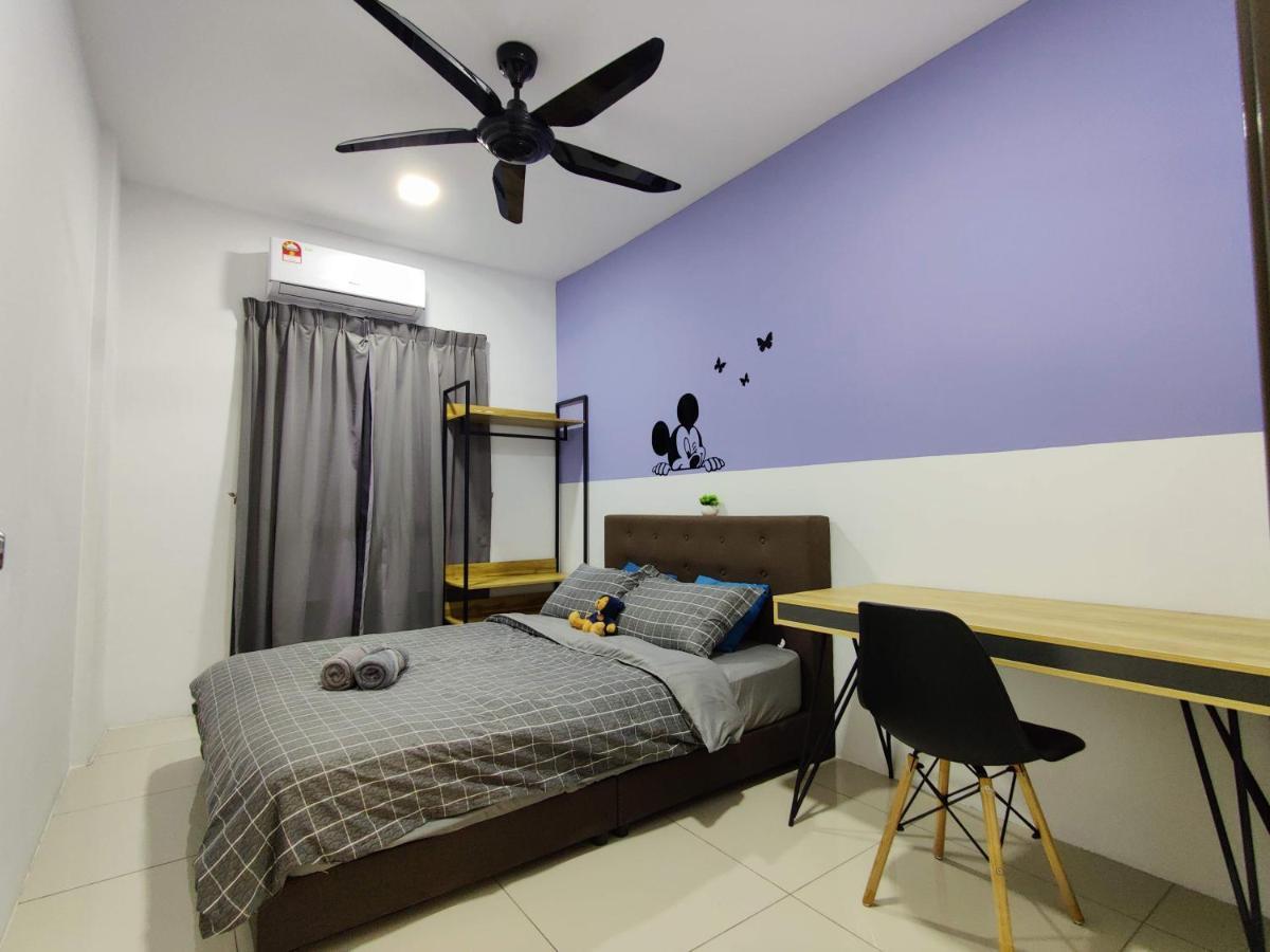 Kt's Homestay- Corner Unit - Manhattan Water Park- Station 18 Apartment