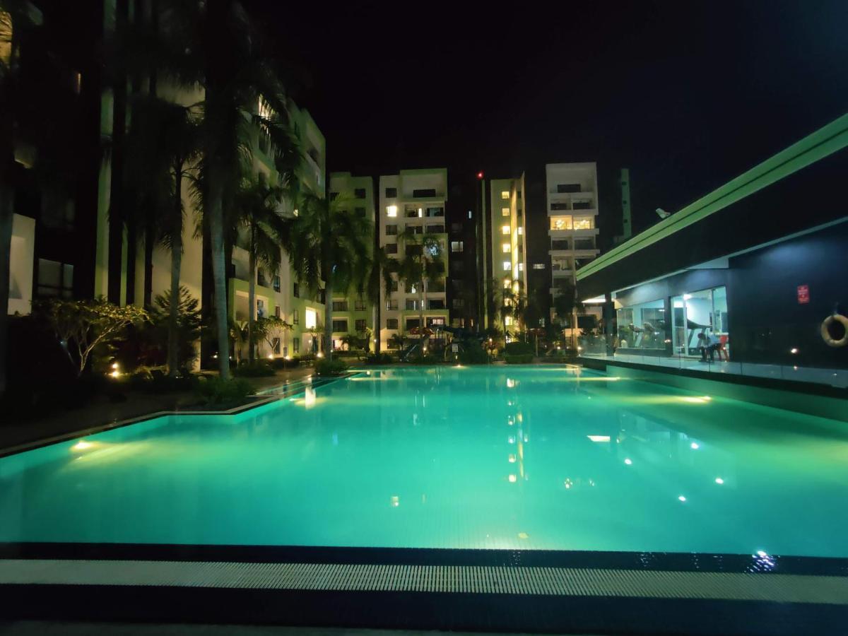 Apartment Kt's Homestay- Corner Unit - Manhattan Water Park- Station 18