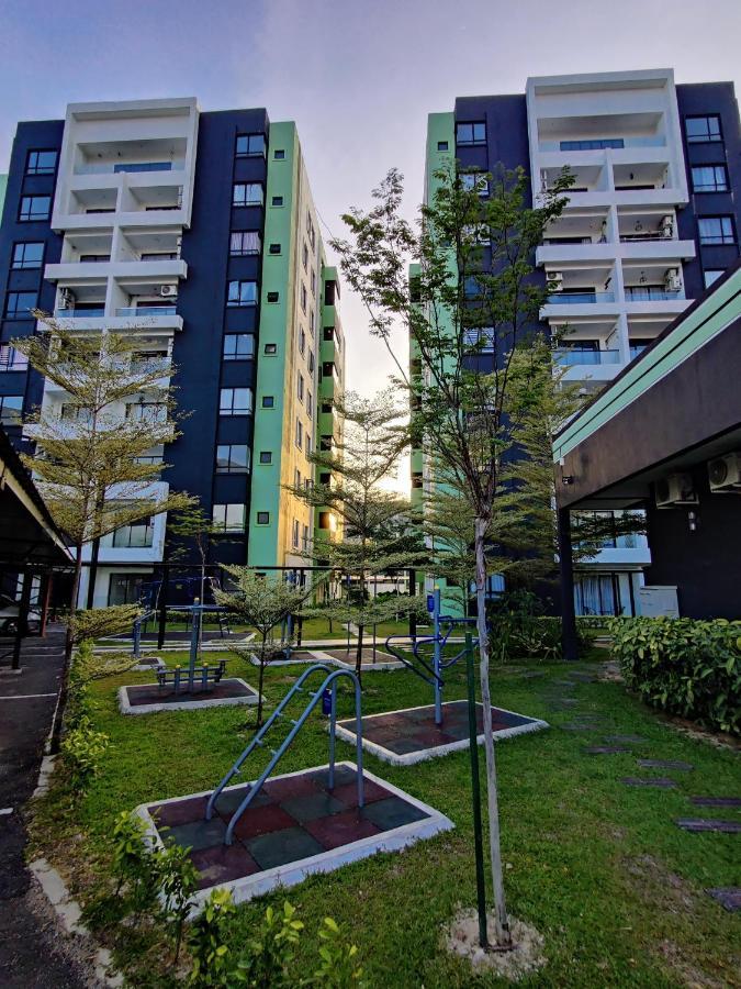 Apartment Kt's Homestay- Corner Unit - Manhattan Water Park- Station 18 *