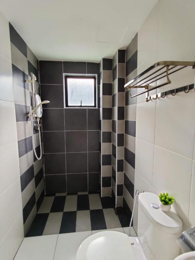 Kt's Homestay- Corner Unit - Manhattan Water Park- Station 18