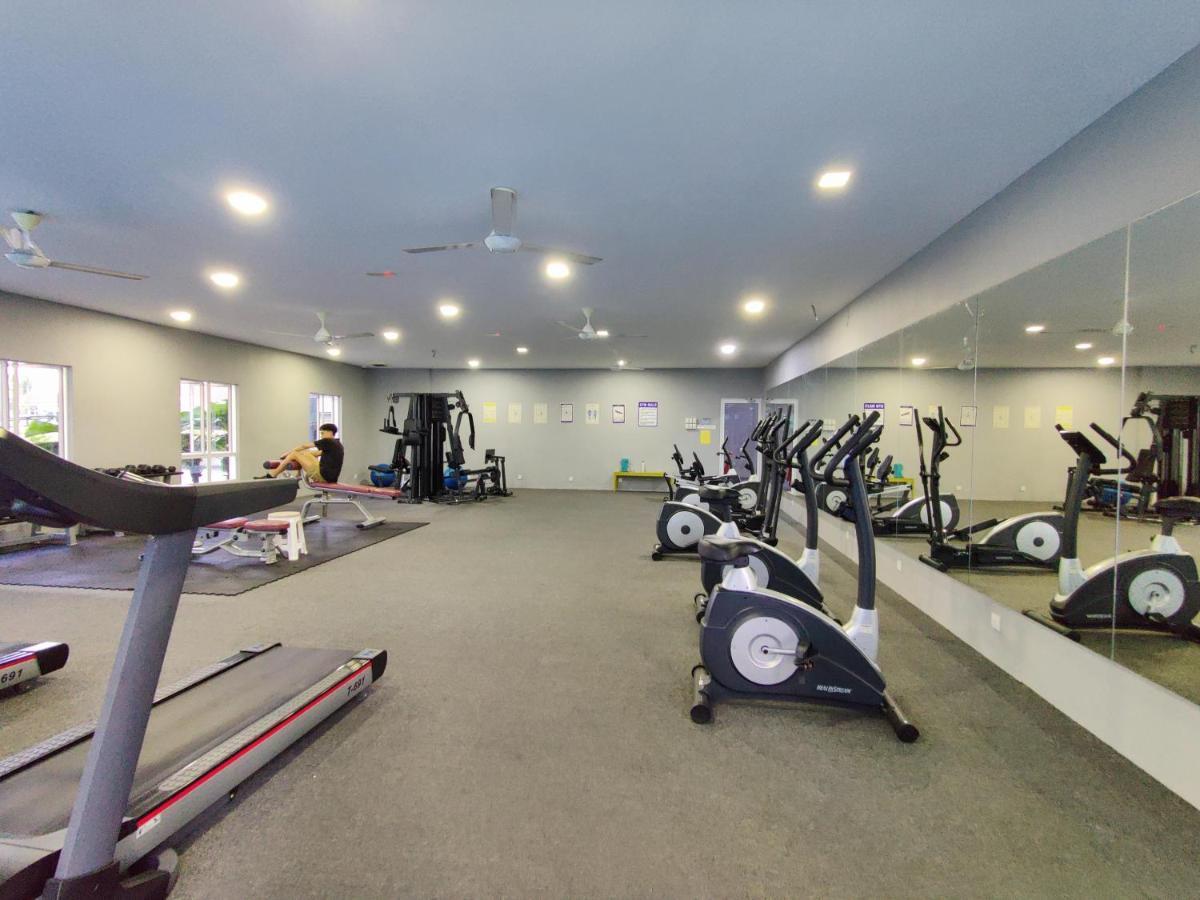 Kt's Homestay- Corner Unit - Manhattan Water Park- Station 18 Apartment *