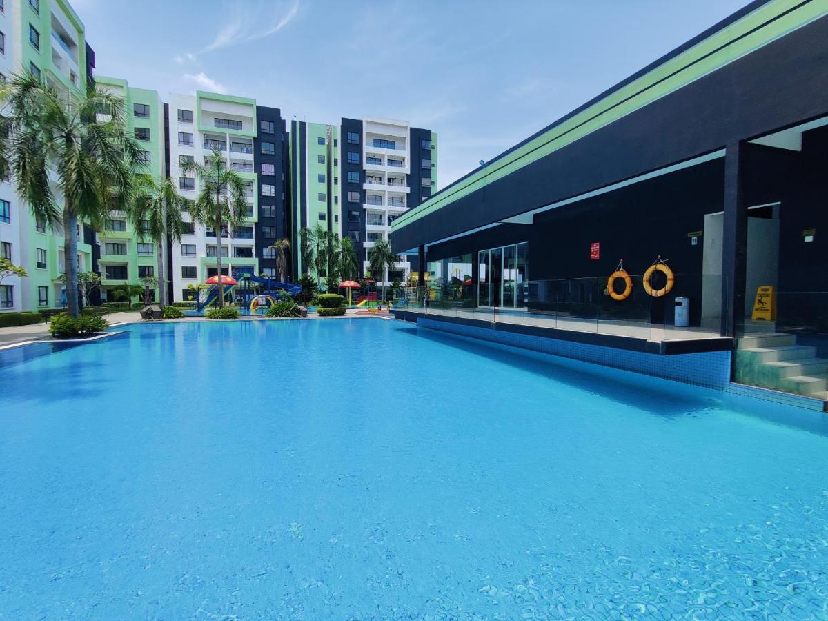 Kt's Homestay- Corner Unit - Manhattan Water Park- Station 18 Apartment *