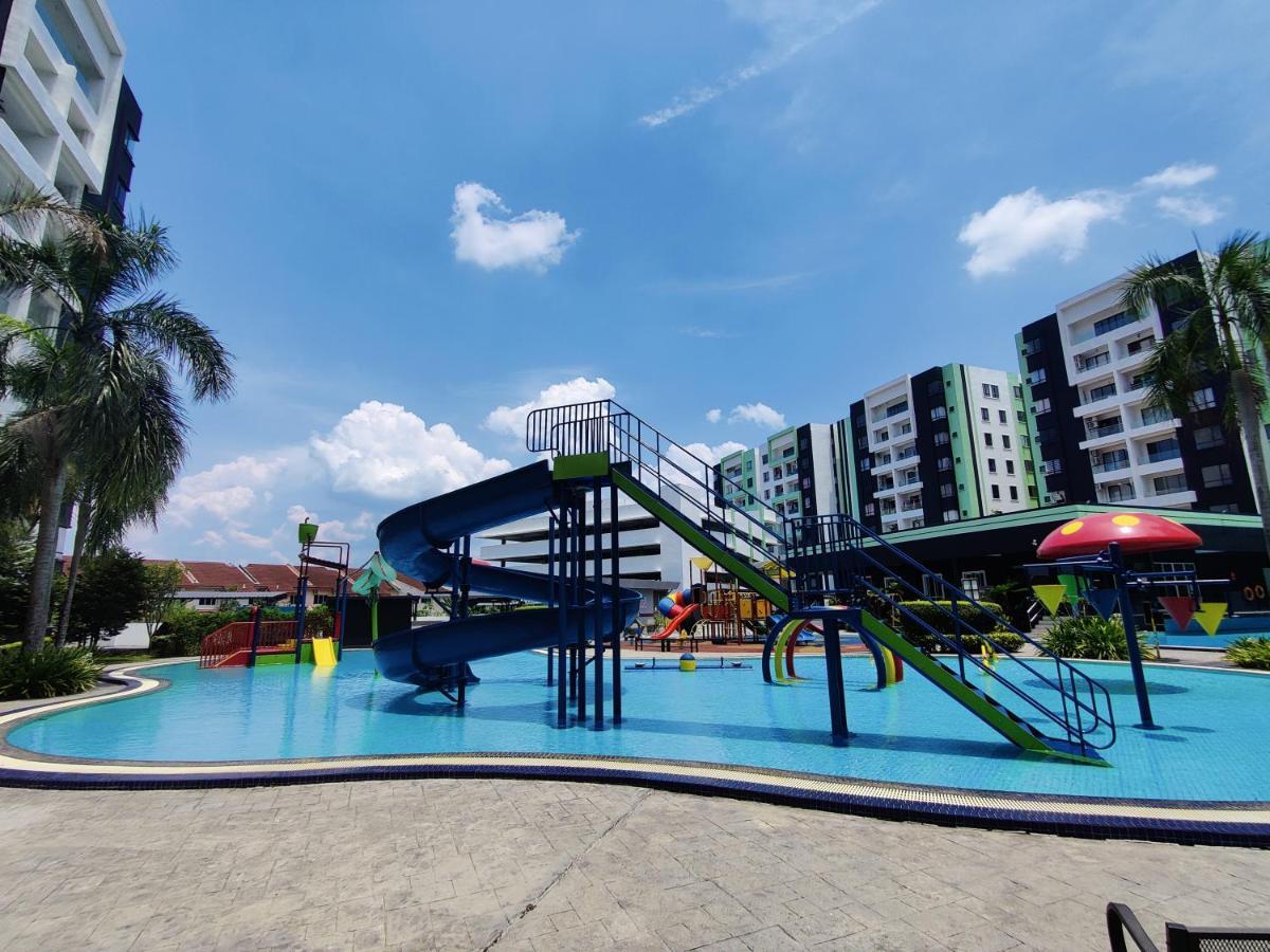 Kt's Homestay- Corner Unit - Manhattan Water Park- Station 18 Apartment Ipoh