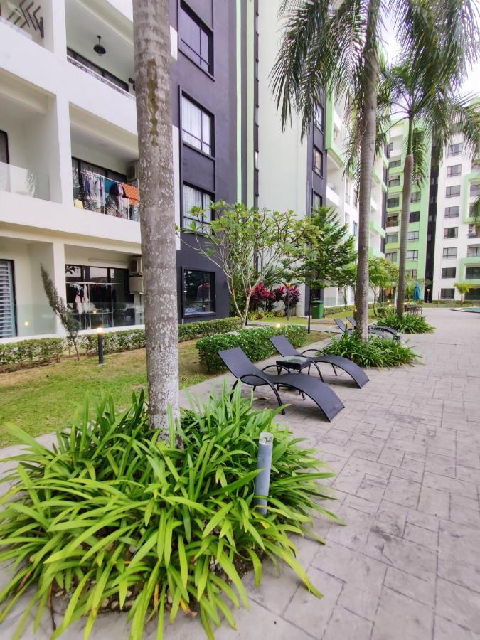 Kt's Homestay- Corner Unit - Manhattan Water Park- Station 18 * Ipoh