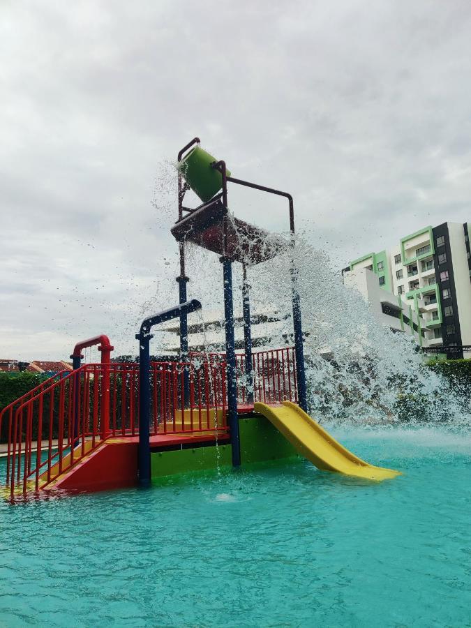 Apartment Kt's Homestay- Corner Unit - Manhattan Water Park- Station 18 *